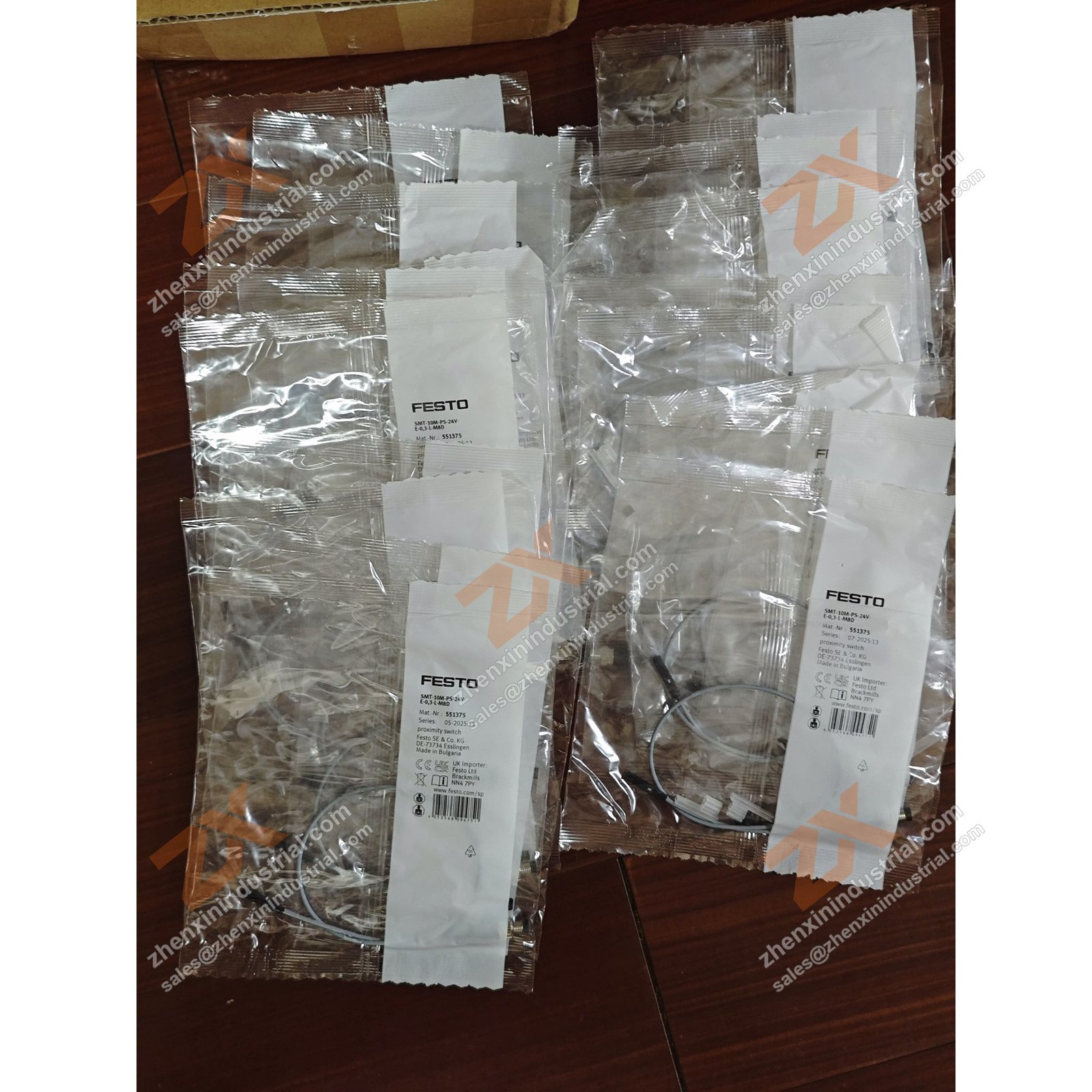SMT-10M-PS-24V-E-0,3-L-M8D